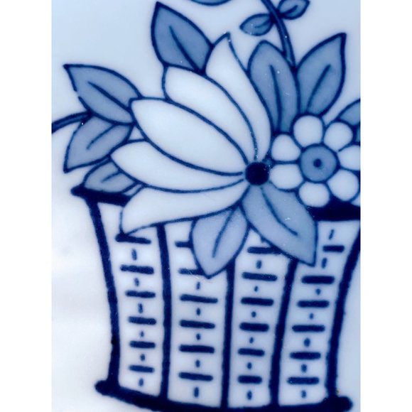 Vintage Bavaria German Tea Trivet Flower Basket Blue White - Picture 8 of 10